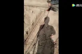 农村盖房子下基础时，四角各埋一把斧子，有何含义