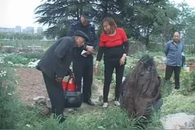 莫名的心酸！高考前女友说出了分手 男子心碎失踪24年成“野人”图片