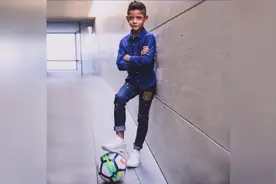 梅西之子 Vs C罗之子：萌与帅！视频封面