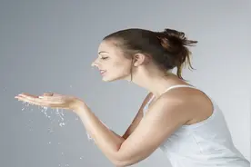 皮肤油腻如何破？拒绝做油光妹图片