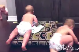 5胞胎的日常，实拍双胞胎宝宝打架，逗死人了！