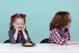 美国小朋友吃 中国烧麦包子粽子的反应视频封面