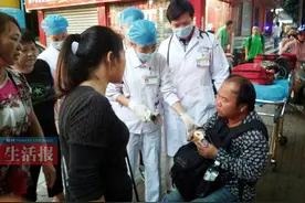 一名男子饿昏在南宁街头 爱心救助没帮对人？图片