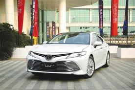 脱胎换骨 试驾第八代凯美瑞图片