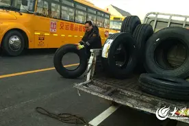 青岛67部大鼻子校车统一更换“新鞋”图片