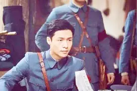 一众当红小鲜肉飘过投资只有两个亿，这部鸿篇巨制片酬怎么个算？视频封面