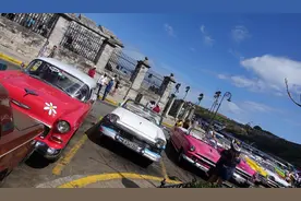 速8老司机狂飙车，骚气老爷车游古巴！视频封面