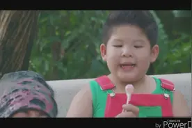 这么小的孩子都容易被坏叔叔的一颗棒棒糖给忽悠了