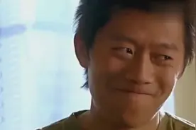 大妈每天一早跳广场舞 夏雨忍无可忍一枪把鼓打爆 敢惹大妈你厉害