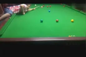 小小年纪台球竟然这么厉害，一个大写的服，和家庭教育有关！图片