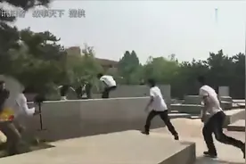 河南跑酷牛人集体挑战越障极限图片