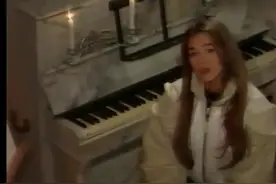 法国天后Hélène Rollès 你还记得她吗？