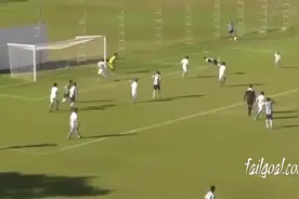 足坛再现神进球！巴西妖星杂耍蝎子摆尾破门致敬伊基塔图片