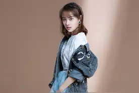 曹曦月时尚大片曝光 简单装束展多样魅力图片