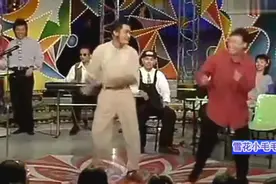 才知道费玉清以前主持节目的时候名字叫：张志卫，让我先笑一会儿视频封面