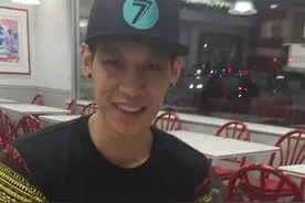 黄蜂吞5连败 林书豪晒照称“不高兴就吃汉堡”图片