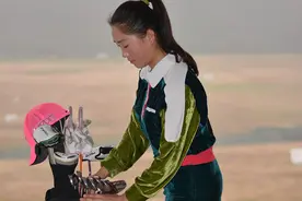 高尔夫球场也有“学霸” 从球童到职业教练图片