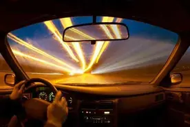 汽车后视镜该如何调整才是正确的图片