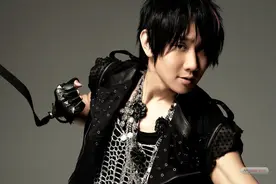 林俊杰直播《DOTA2》？直播吃饭遭40万人围观图片