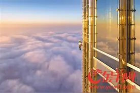 现实世界的“蜘蛛人”——高空清洁工图片