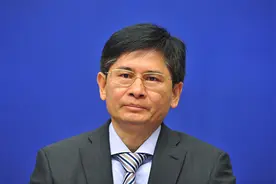 广西党委常委、常务副主席蓝天立当选新一届自治区政协委员图片