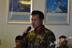 内江消防战士牺牲 战友赶到威远：你放心，我们会照顾好你家人图片