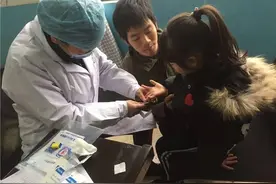 采集儿童DNA数据防拐骗 收费一千五 绍兴家长这么说图片