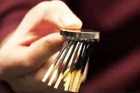 火柴为什么还没消失？那是因为火柴还可以这么用，学会了不吃亏！视频封面