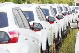 4S店什么样的车才算库存车？记住这个数，超过了就要降价，别被坑视频封面