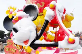 上海迪士尼乐园各个地方的雪景视频！2018年乐园第二场大雪！视频封面