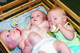 世界罕见连体三胞胎，父母不堪重负将她们抛弃，被领养后活成天使视频封面