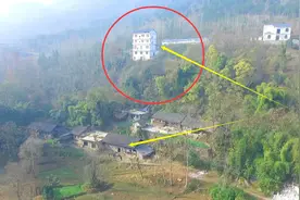 航拍贵州大山里：有钱人家的五层楼大别墅，和穷户人家的瓦房视频封面