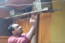 印度农村屋檐下的无刺蜜蜂，阿三哥取蜂蜜过程第一次见过视频封面