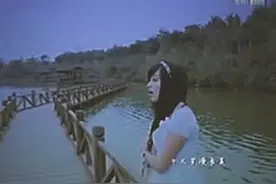 卓亚君的《洛丽塔》，一首高中单曲循环了好久的歌