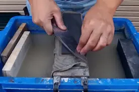 日本磨刀大师手艺超群 锈刀瞬间崭新如初图片