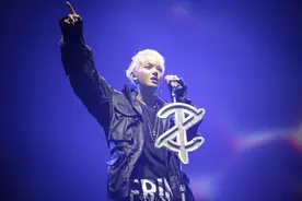 wuli黄子韬又狗die了，被爆演唱会人声伴奏玩假唱？图片