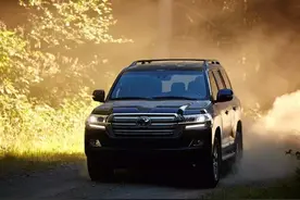 V8引擎，轴距2850mm，丰田发布2016款全新兰德酷路泽图片