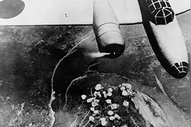 1940年，成都，一架中国飞机是怎么迎战32架日本飞机图片