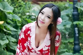 和服装扮美女大秀美艳风采图片