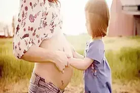 “你排老几？”二胎家庭，你所不知道孩子的排名心理图片