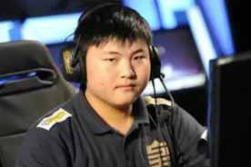 UZI来皇族第一把排位 MATA双排 四杀轮子妈力挽狂澜图片