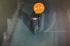 14岁男孩考试后通宵上网  次日骑车回家肇事逃逸图片