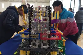 济南市第七届亲子机器人竞赛举行图片