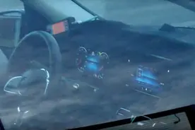 配备一体式屏幕 奔驰全新GLE内饰谍照图片