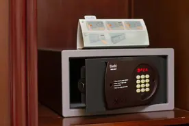 为什么客房里的保险箱不一定保险 以及你应该怎么办？图片