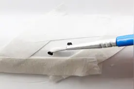 15块钱修复保险杠剐蹭！补漆就这么简单，超省钱汽车保养教程