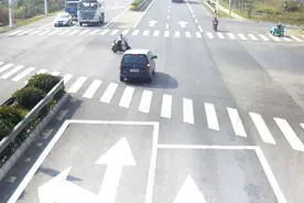 闯红灯一次扣6分！但这几种闯红灯不扣分也不罚款！很多人不知道