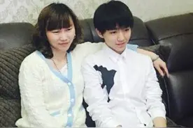 王俊凯母亲节帮妈妈洗菜 深扒王俊凯家庭背景妈妈爸爸是干什么的?图片