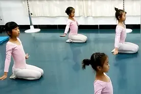 美丽小女孩北京舞蹈学院中国舞三级考试最终展示《向老师敬礼》视频封面