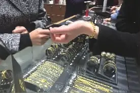 工费不菲，难阻金饰需求图片